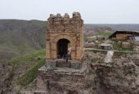 نورپردازی جالب قلعه ضحاک/ عکس نورپردازی جالب قلعه ضحاک/ عکس