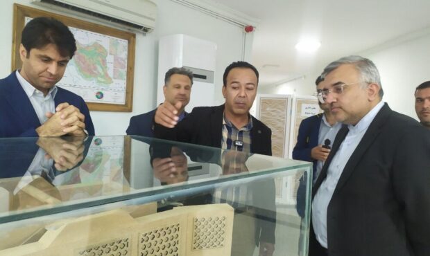 بازدید معاون عراقچی از محوطه باستانی شهر سوخته