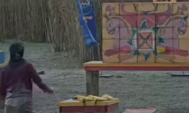 پرتاب سنگ به تاریخ ایران؛ نمایشی از ویران‌سازی ایران