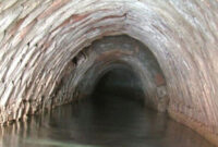 انجام اقدامات اضطراری برای صیانت از قنات جهانی گوهرریز جوپار/ بازگشت جریان آب به مسیر اصلی