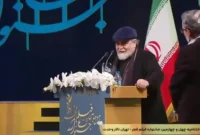 شوخی شریفی نیا با دبیر جشنواره؛ شاه سواری چه فامیلیه! یعنی سوار شاه!