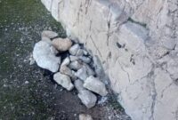 استفاده از قطعات تاریخی یادگار دوران هخامنشی به‌عنوان اجاق!/ وزارت میراث چه می‌کند؟