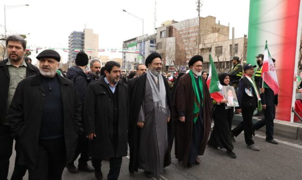 مردم در برابر فشار و تهدید تسلیم نمی‌شوند