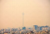 شاخص آلودگی هوای تهران امروز سه‌شنبه ۵ اسفند / چرا جنوب آلوده‌تر از شمال است؟