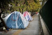 «کسی مگر به حرف ما گوش می‌دهد؟»/ روایتی تلخ از چادرنشینی همراهان بیماران در پایتخت