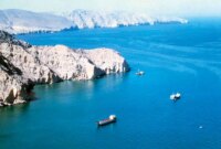 تصویب قانون دریافت عوارض برای عبور از تنگهٔ هرمز؟!