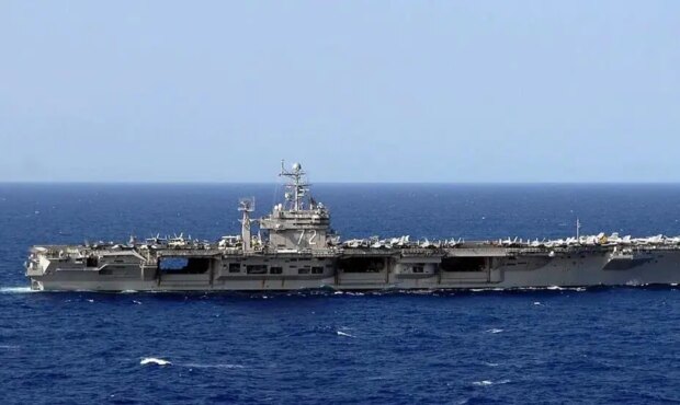 حمله موشکی نیروی دریایی ارتش به ناو آبراهام لینکلن