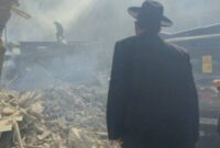 طومارهای تاریخی تورات از زیر آوار کنیسای رفیع‌نیا خارج شد/ عکس