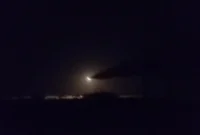 ویدئو؛ لحظه شلیک موشک به سمت ناو آمریکایی