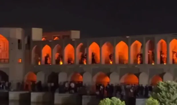 ویدئو؛ شلوغی بی سابقه اصفهان پس از جاری شدن زاینده رود