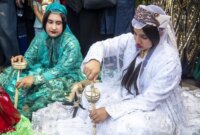 تصاویر؛ مسابقه نخریسی زنان عشایر در آرامگاه سعدی تصاویر؛ مسابقه نخریسی زنان عشایر در آرامگاه سعدی