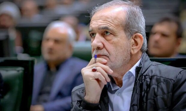 واکنش‌ها به ادعای استعفای مسعود پزشکیان/ «رئیس‌جمهور مشغول کار است»
