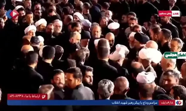 قالیباف، اژه‌ای، مخبر، علم‌الهدی و سیدحسن خمینی در حرم رضوی
