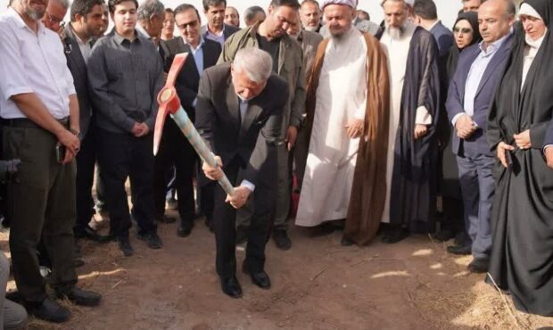 وزیر گردشگری کلنگ‌ نخستین هتل پنج ستاره قزوین را به زمین‌ زد