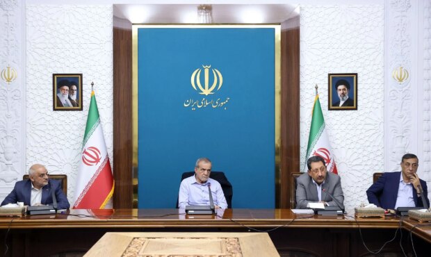 دستور پزشکیان برای تأمین برق صنایع