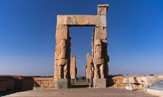 درخواست از رییس‌جمهور:‌ تخت جمشید را نجات دهید