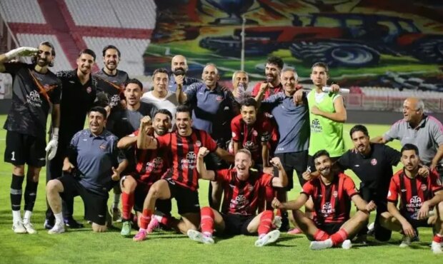 تراکتور صدر را به استقلال تعارف زد