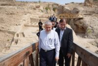 وزیر میراث فرهنگی: سیراف فراتر از بوشهر و ایران است وزیر میراث فرهنگی: سیراف فراتر از بوشهر و ایران است